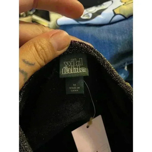 Sparkle Metallic Long Sleeve Top MEDIUM Wild Fable Women's Black Gold - Picture 3 of 9